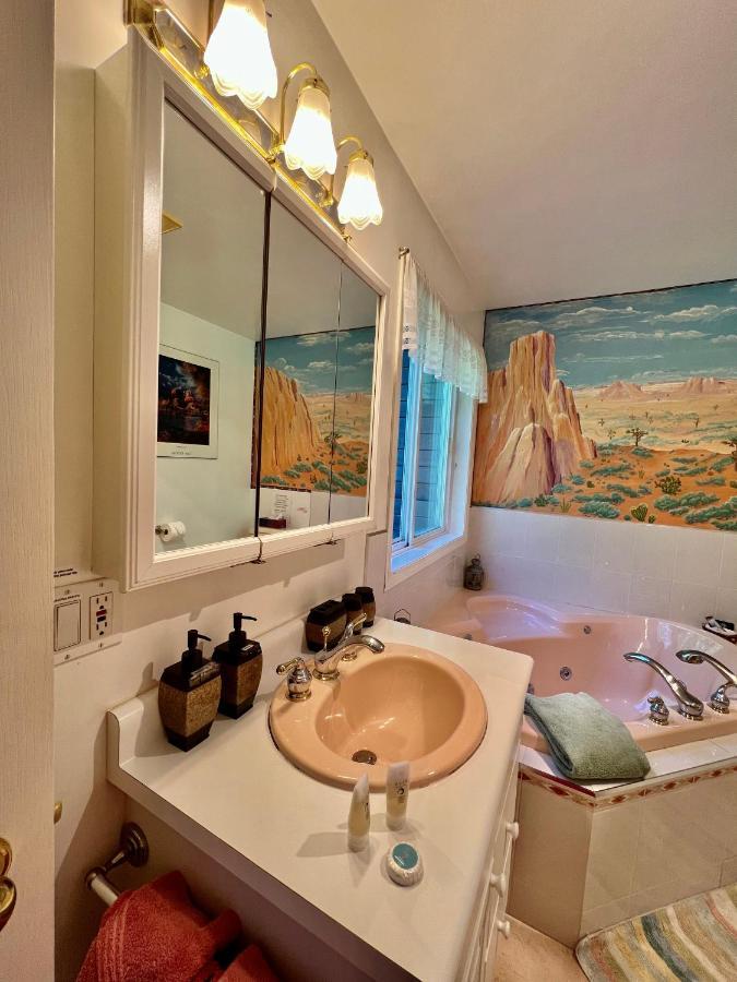 Seafarers Bed & Breakfast Tofino Esterno foto